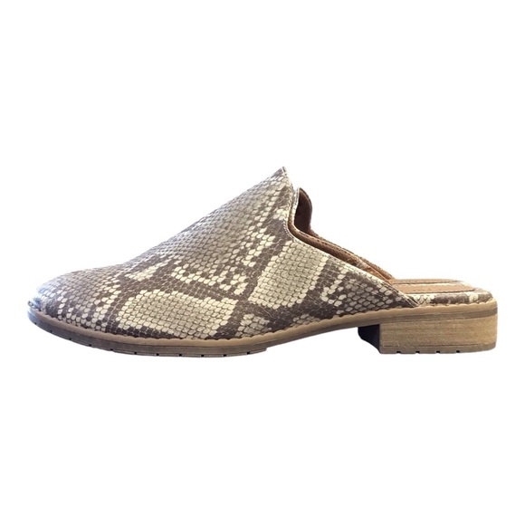 Söfft Slip-on Shoes - Picture 3 of 8